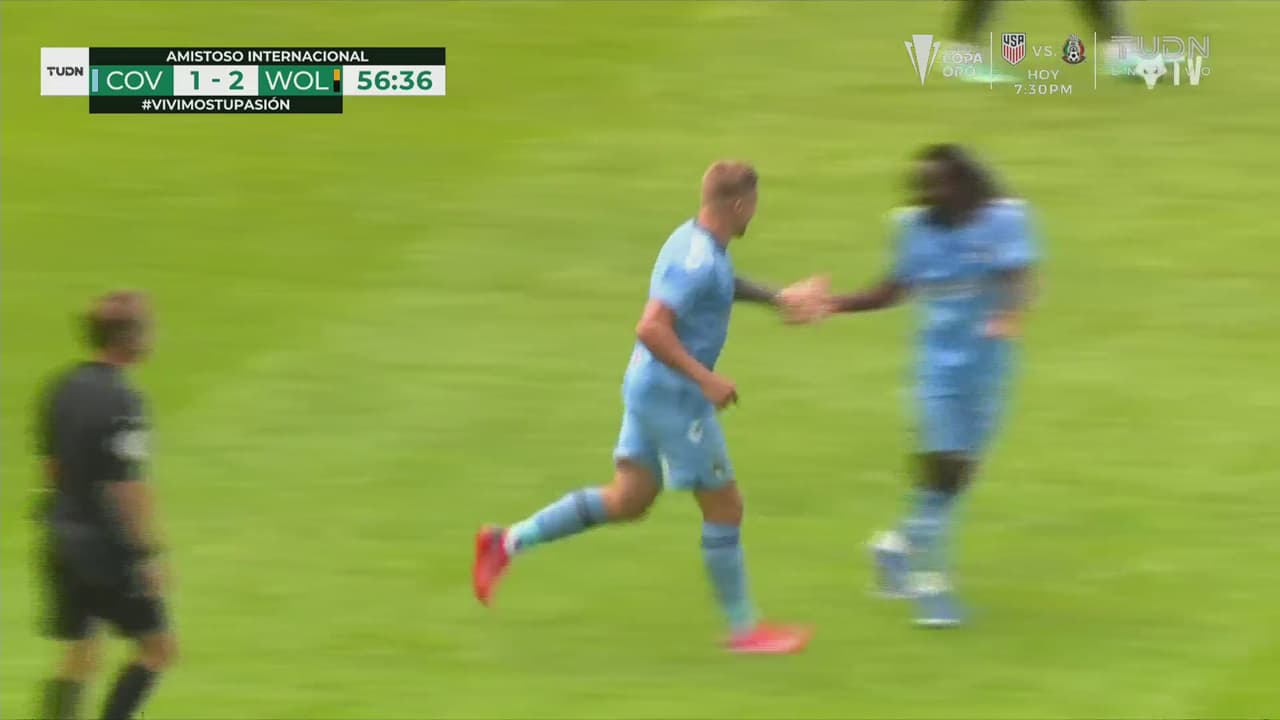 ¡Recortan distancia! Coventry City descuenta 1-2 con un penalti