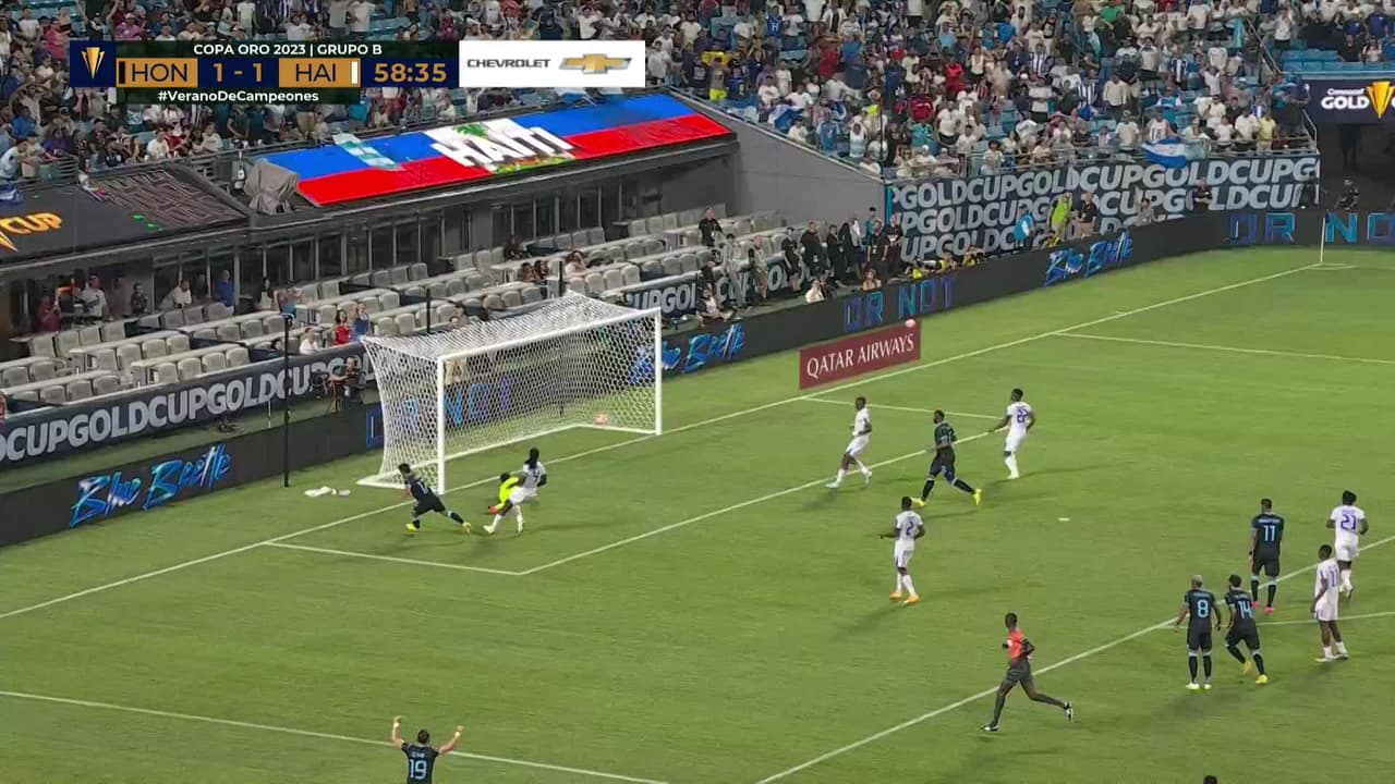 ¡GOL!  anota para Honduras. José Pinto