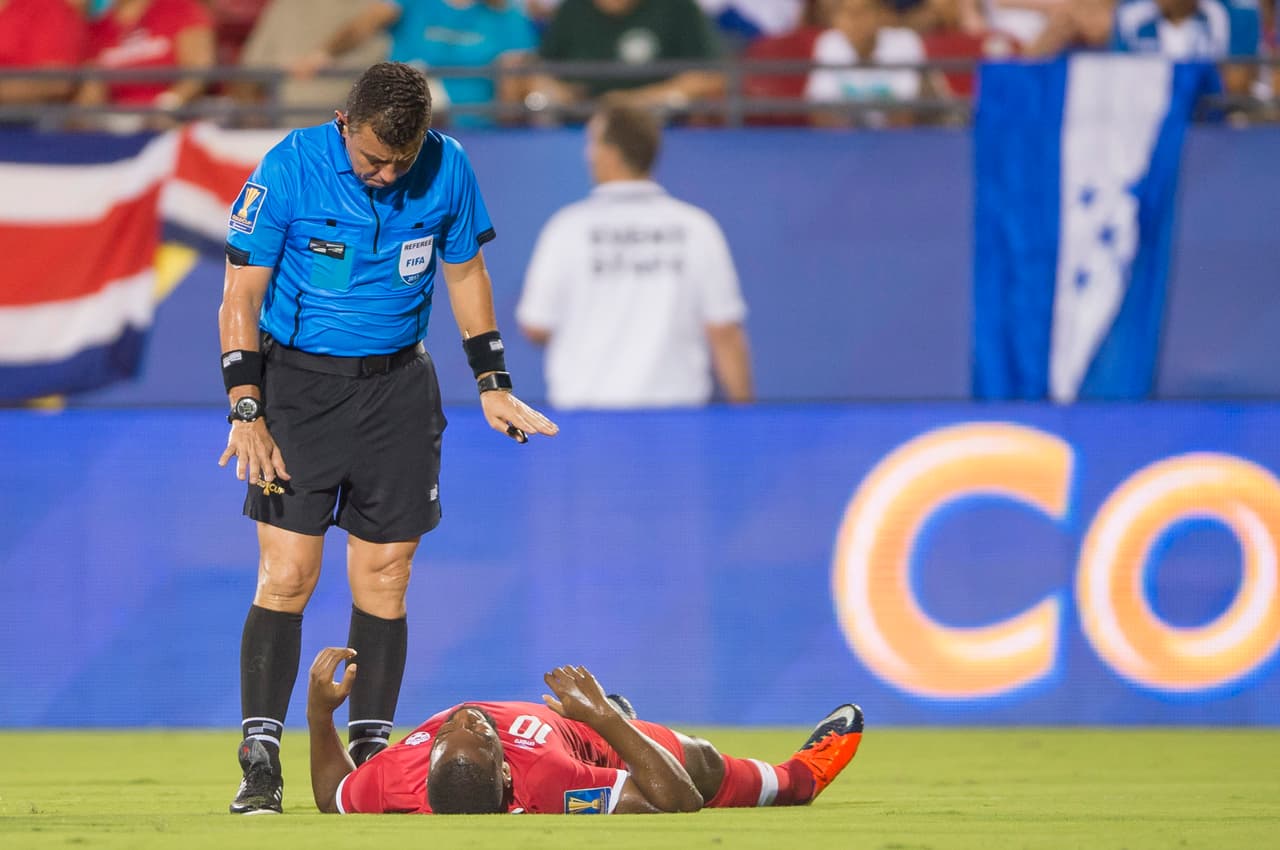 El salvadoreño Joel Aguilar, árbitro del encuentro, sólo mostró una tarjeta amarilla en un encuentro por demás tranquilo.