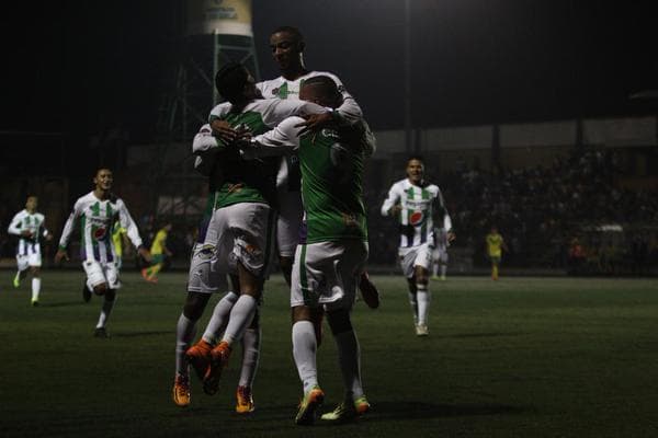 Antigua es líder en Guatemala y Xelajú apenas pudo con Mictlán