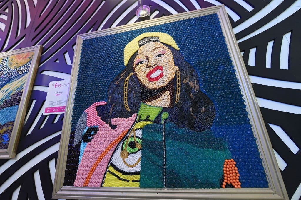 Cardi B, con 28 años, ha demostrado que no sólo entiende la cultura, sino que ella la establece.