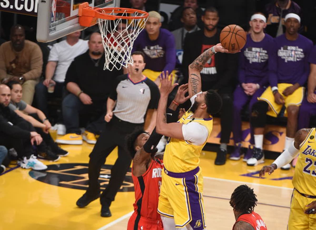 Cae Lakers en casa ante los Rockets