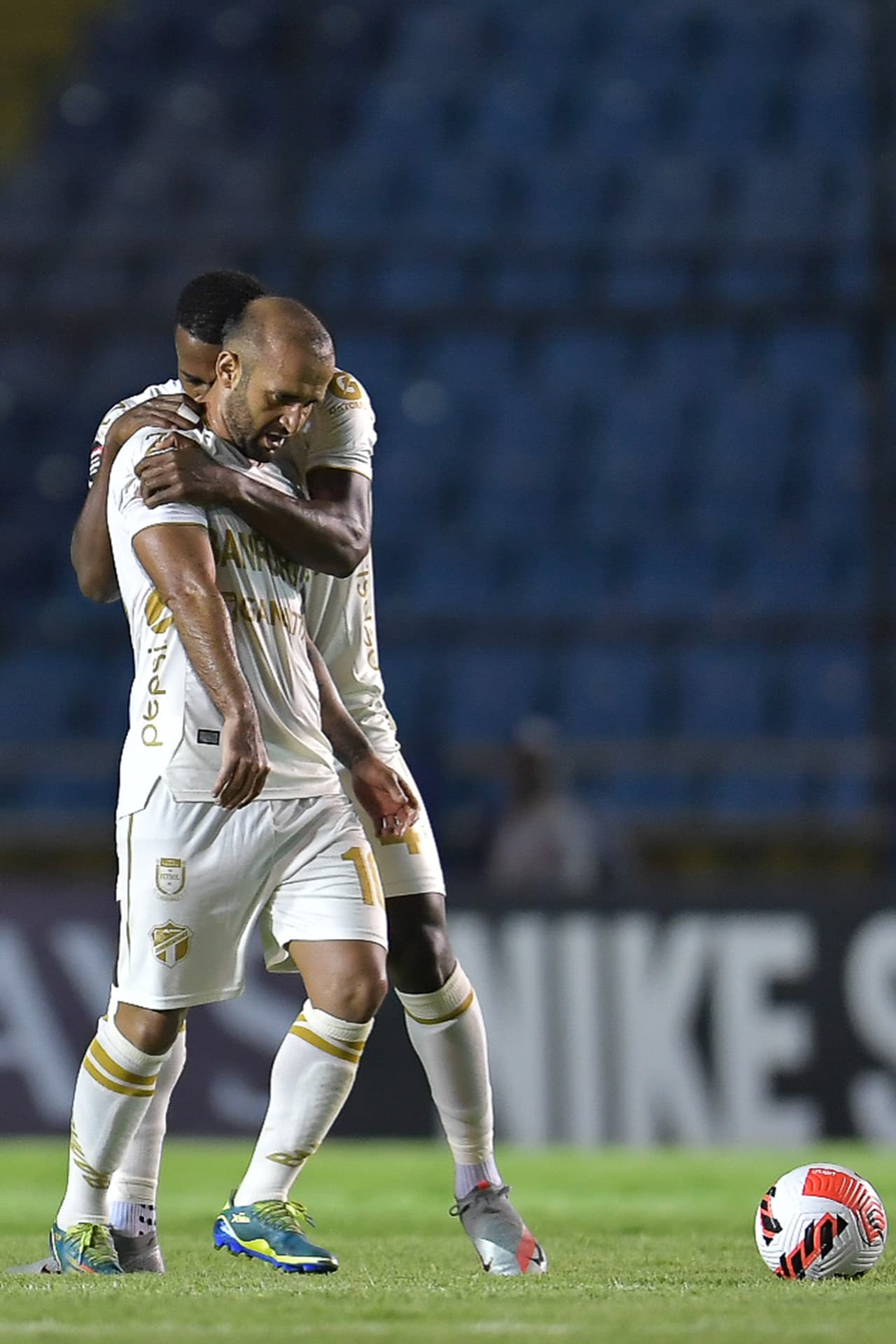 Al 88’ el capitán Josué Contreras anotaba el 4-2 con un zapatazo de fuera del área y Comunicaciones se quedaba a un gol de remontar. Sin embargo, el tiempo no le alcanzó.