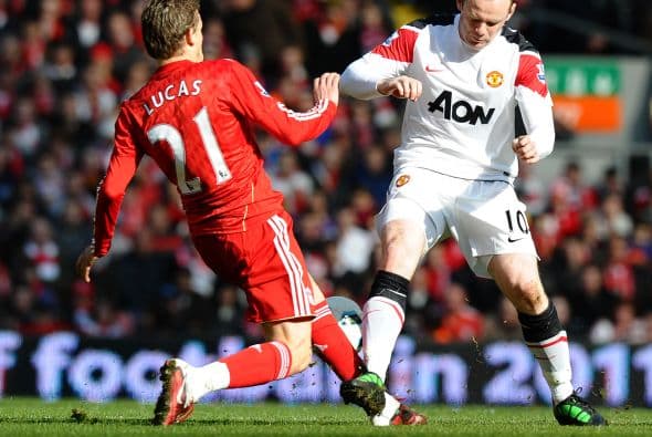 En este partido los verdaderos 'Reds' fueron los jugadores del Liverpool, que jugaron de rojo.