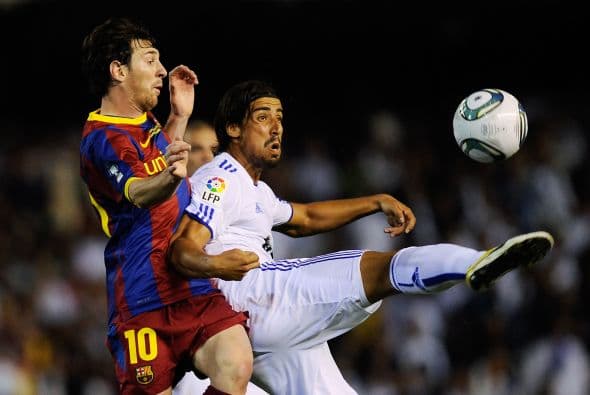 Los volantes madridistas tuvieron un gran desgaste bajo este esquema defensivo.