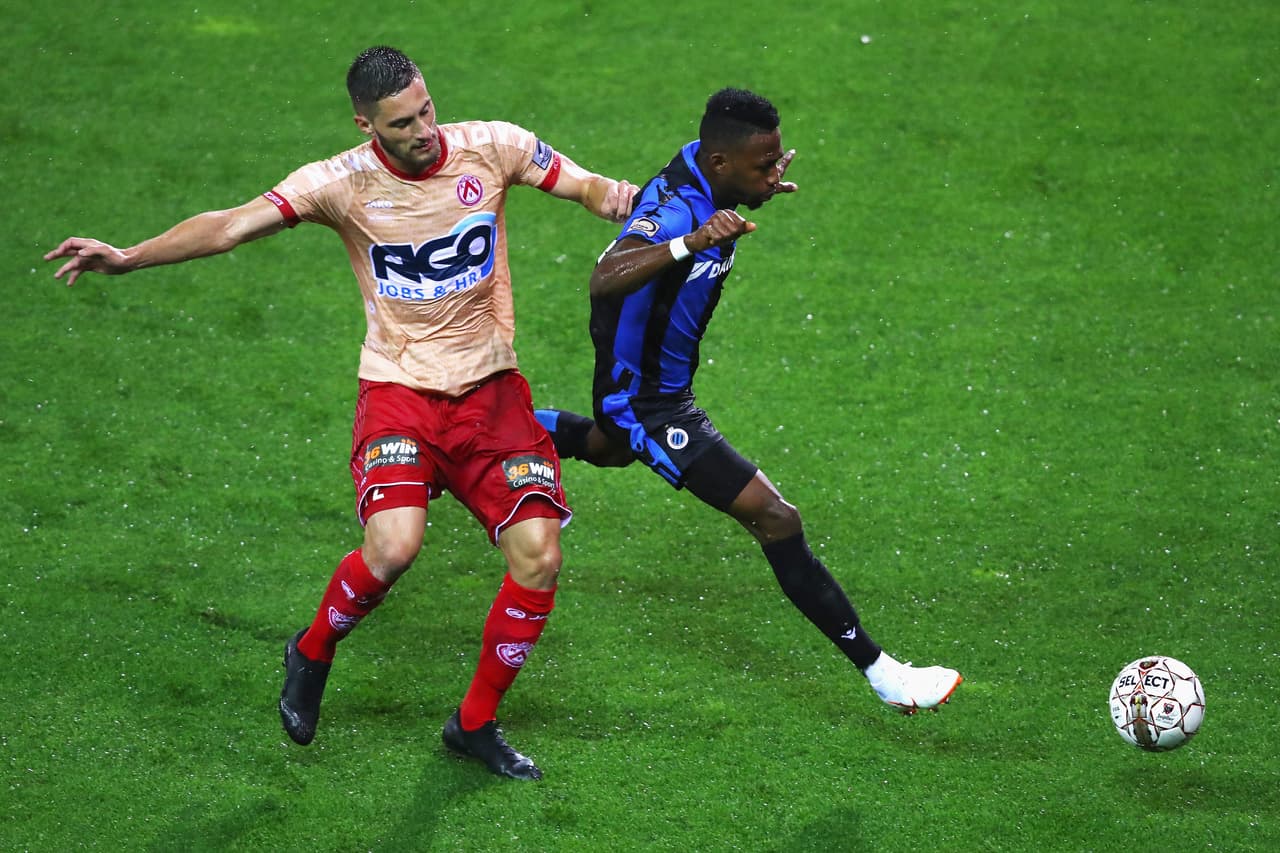 En 2016 debutó en Ucrania con el Zorya, donde disputó 1521 minutos en 22 partidos de Liga, e hizo seis goles.