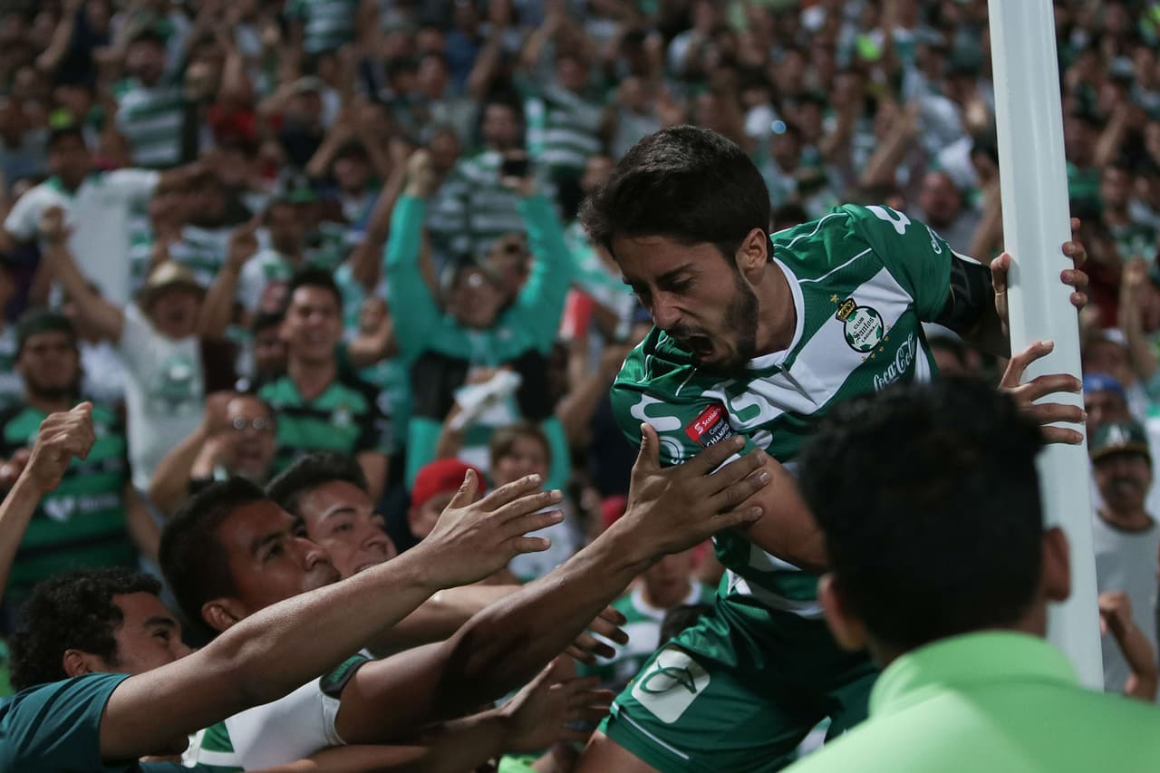 Luego de casi una hora de tensión por no llegar el gol, Santos se sobrepuso a un 2-0 de New York Red Bulls y con cuatro goles en la segunda parte elimina al equipo de la MLS para avanzar a Semifinales de la Liga Campeones de la Concacaf.