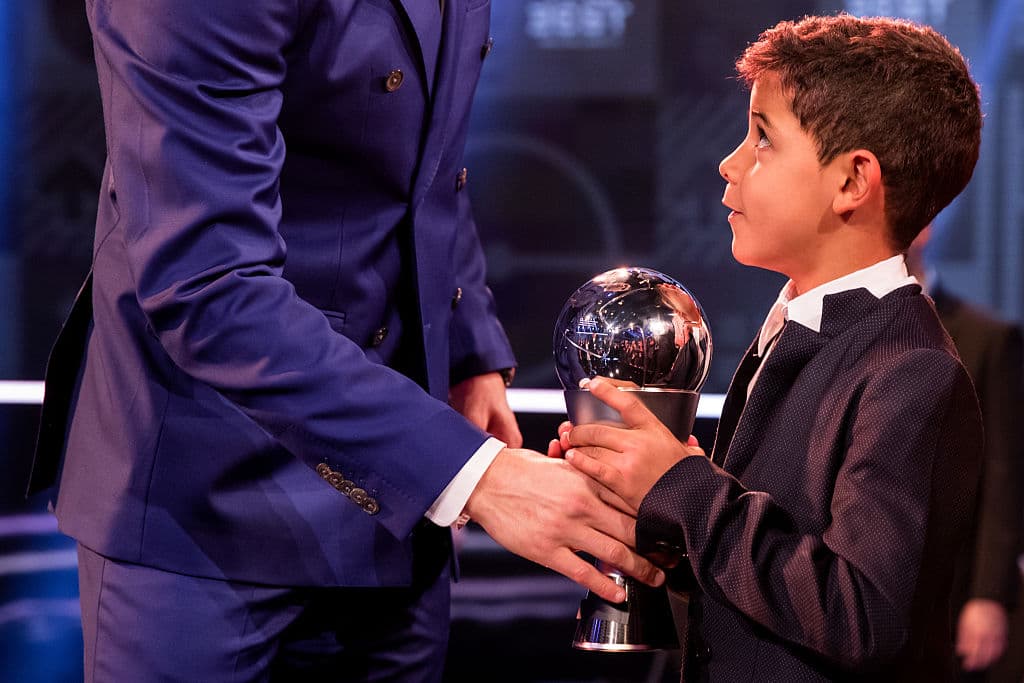 La pareja del portugués será la madre de su cuarto hijo y ha sido como una madre para Cristiano Junior.