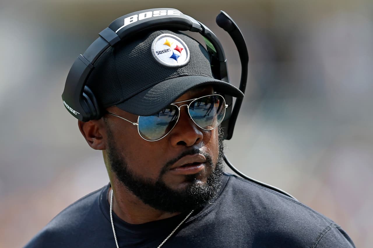 Pittsburgh Steelers head coach Mike Tomlin stands on the sideline during the first half of an NFL football game against the Minnesota Vikings in Pittsburgh, Sunday, Sept. 17, 2017. (AP Photo/Keith Srakocic)