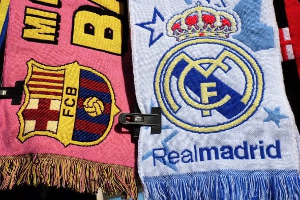 A una semana del Clásico entre Real Madrid y Barcelona, la Liga de España entra en su último cuarto con una cerrada lucha entre dos equipos.