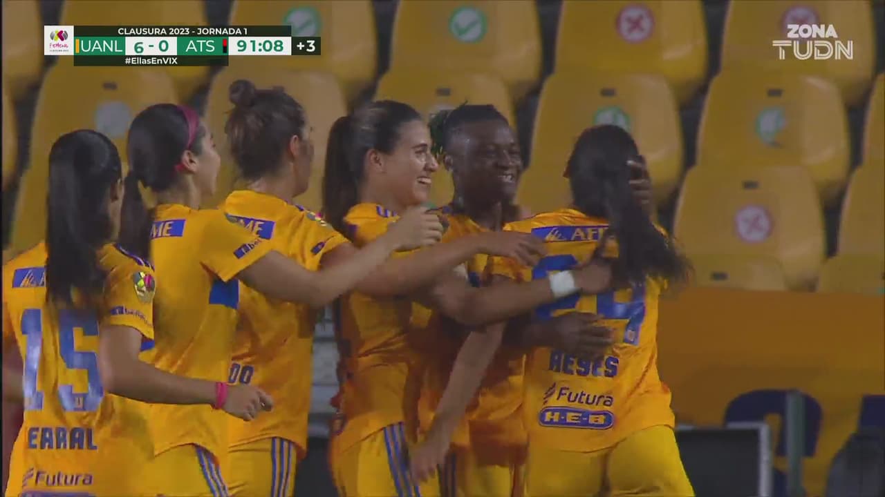 ¡Triplete! Uchenna Kanu remata sola para el 6-0 sobre Atlas