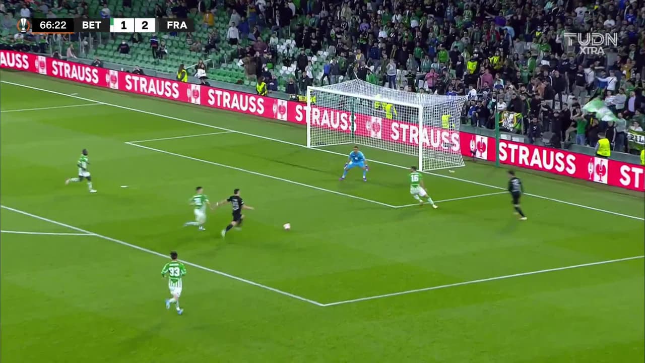 ¡TIRO ATAJADO! disparo por Rafael Borré.