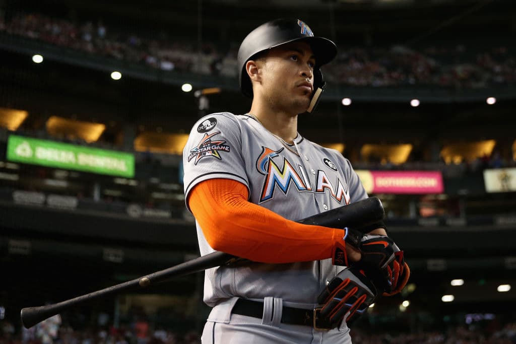 <b>1) Giancarlo Stanton</b>: En noviembre de 2014 el joven outfielder firmó el contrato más grande y lucrativo de todos los tiempos en el deporte cuando estampó su rúbrica con los Miami Marlins por 13 años y 325 millones, aunque desde 2018 juega para los New York Yankees.