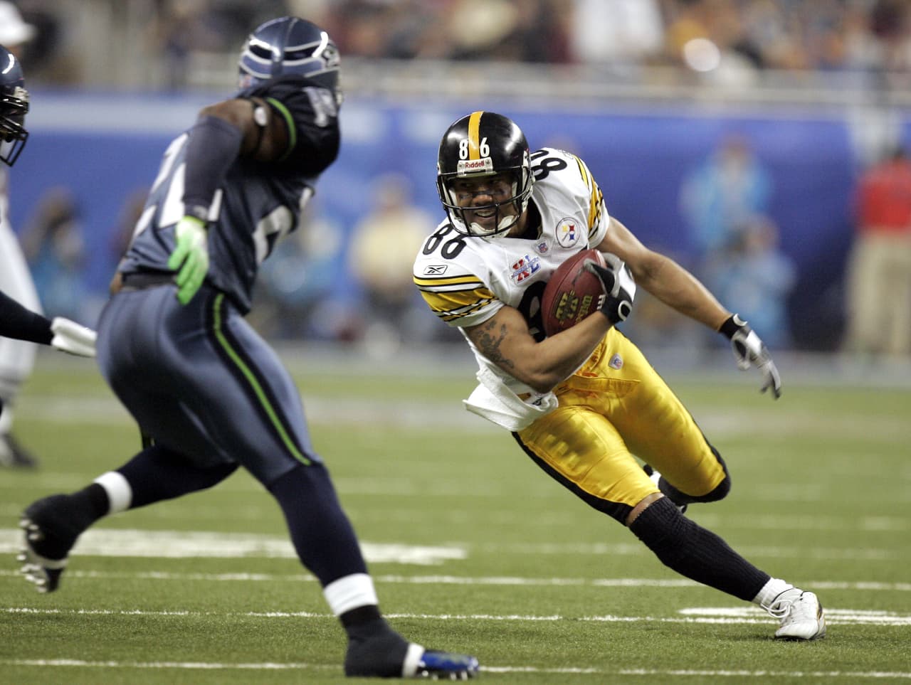 9 - HINES WARD de Pittsburgh Steelers, Jugador Más Valioso en el Super Bowl XL donde su equipo se impuso a Seattle Seahawks. Jugó en 3 ediciones de Super Bowl, ganó 2 veces el Trofeo Vince Lombardi.