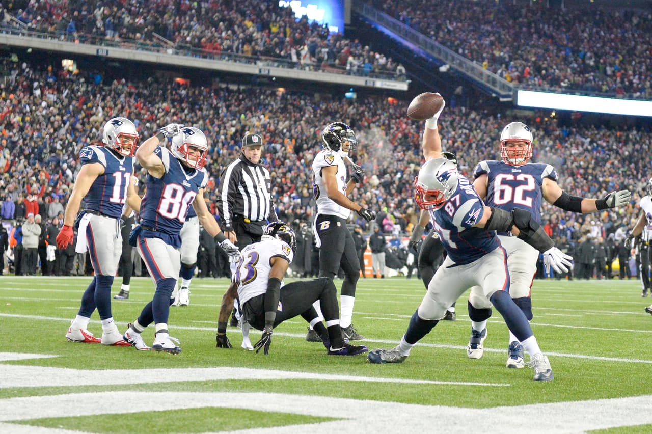 15.- Baltimore Ravens - 10 de enero del 2015 (31-35 en New England Patriots) (Playoffs Divisionales).- Los Ravens no pudieron aprovechar 14 puntos de ventaja en la segunda mitad y con 50 pases intentados de Tom Brady, tres de ellos para touchdown, New England avanzó a su cuarto Juego por el Campeonato de la AFC consecutivo dejando al enrachado Joe Flacco tendido en el campo.