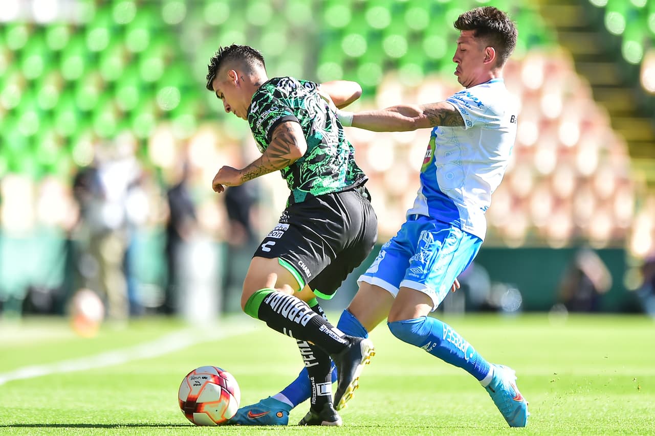 La recta final del partido se tiñó de rojo por las tres expulsiones: primero fue Omar Fernández, estando en la banca por reclamar, y después Pablo Parra por una doble amarilla y Alberto Herrra en tiempo de compensación.