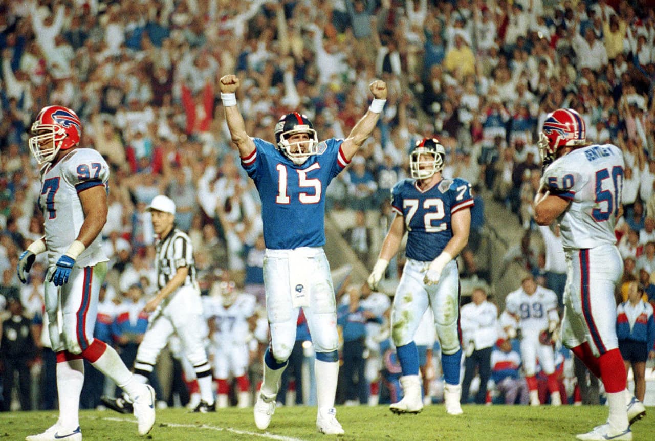Super Bowl XXV (Buffalo Bills 19-20 New York Giants) | Esta edición del SB fue en el Tampa Stadium. MVP: Ottis Anderson (RB NY Giants). Costo del comercial de 30 segundos: 800 mil dólares por la ABC.