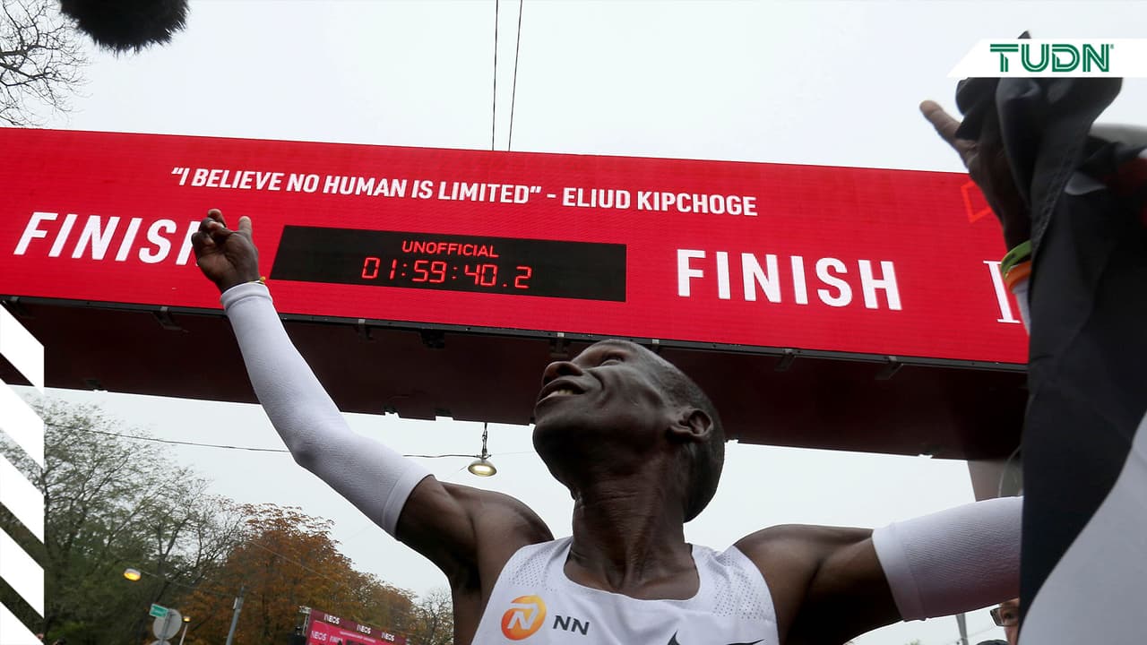 Kipchoge corre un maratón en menos de dos horas y hace historia.