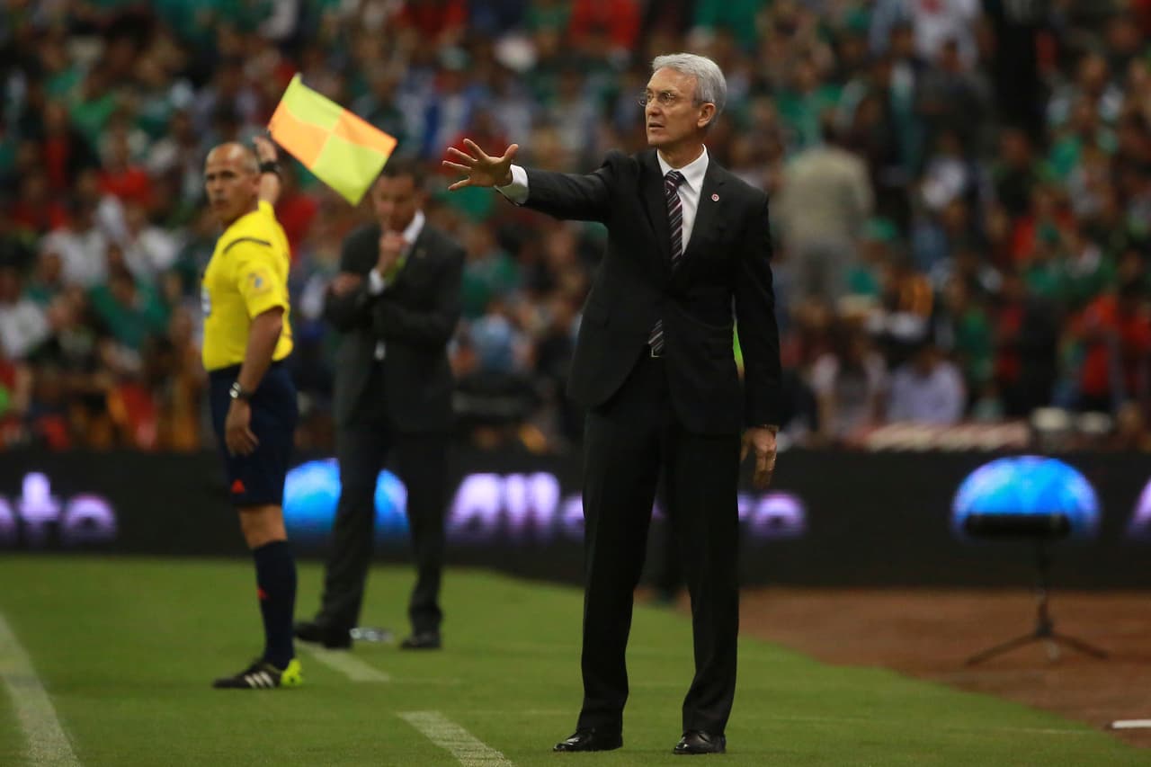 Benito Floro - Fue campeón con el Real Madrid de la Copa del Rey y la Supercopa de España en 1993. Tiene gran trayectoria en su país, además de haber dirigido a la Selección de Canadá por 3 años.