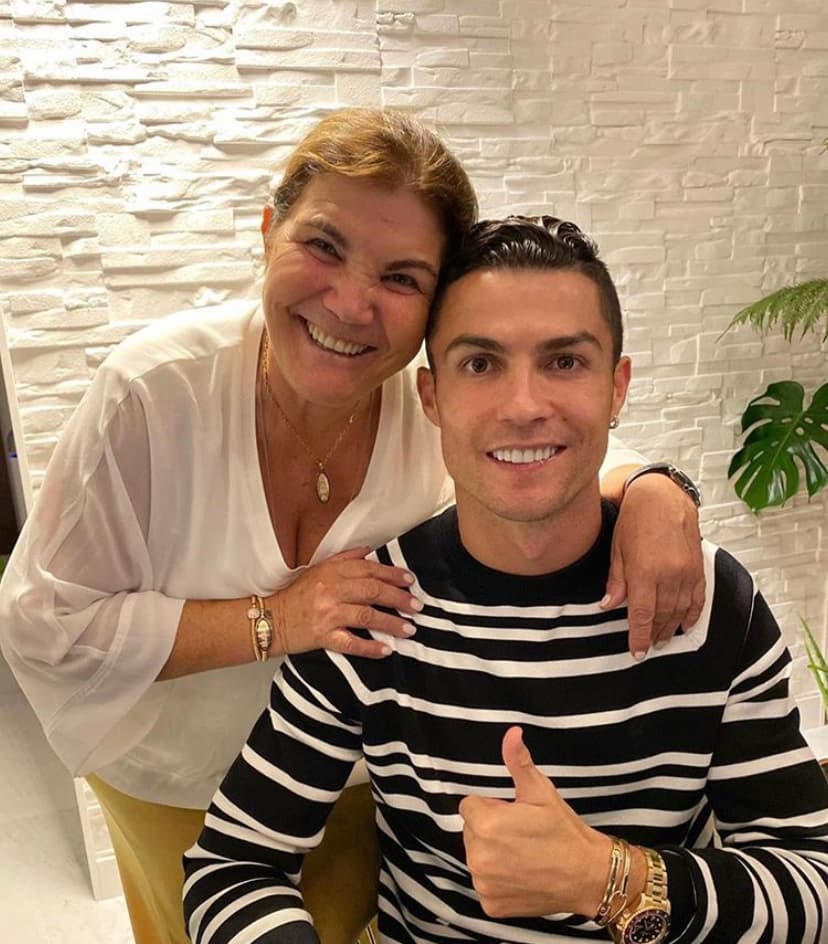 El lujoso auto que Cristiano le regaló a su mamá