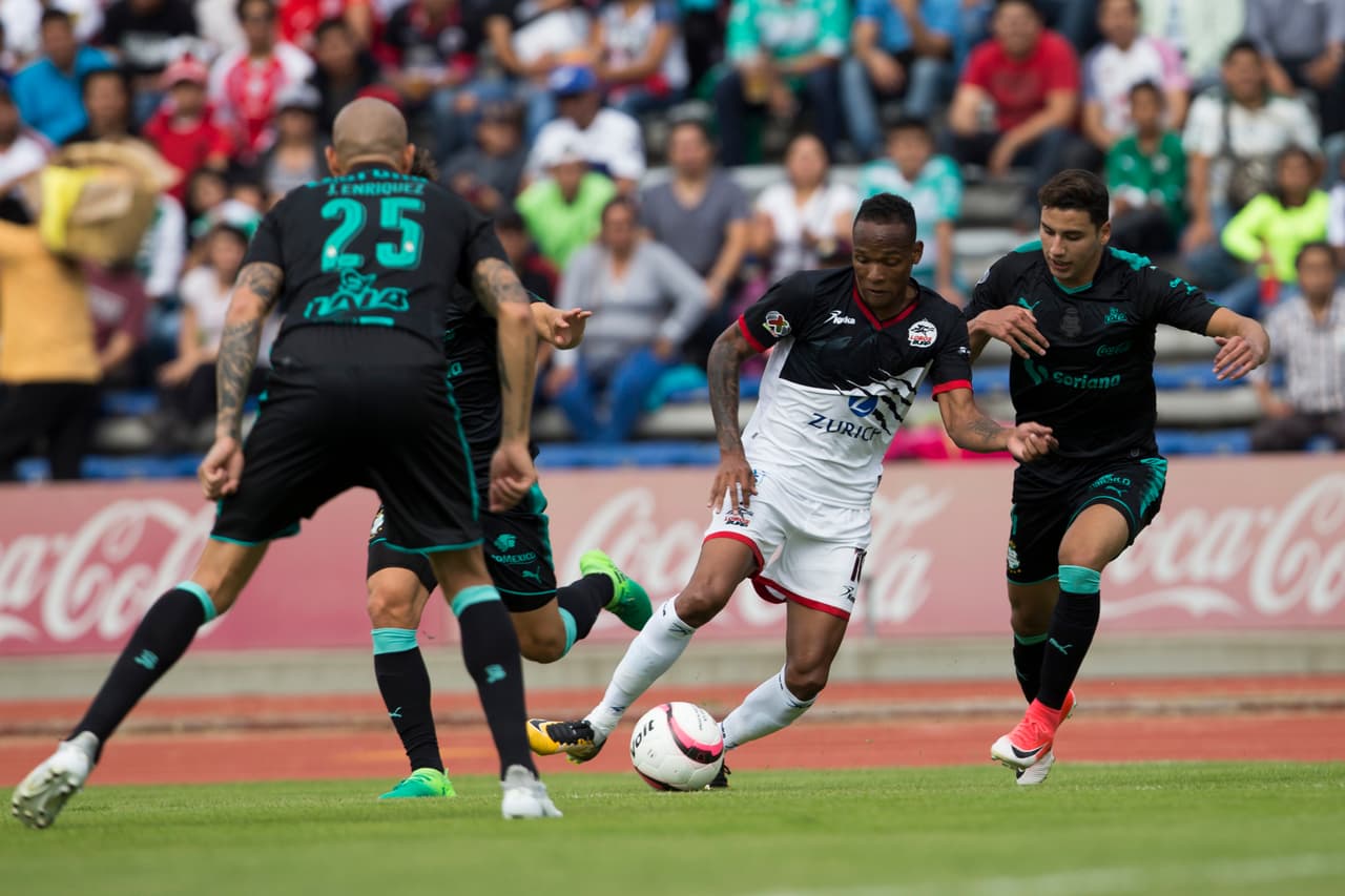 Y en la otra lateral lagunera el 'Chepo' lo pone a Jorge Eduardo Sánchez de 19 años.