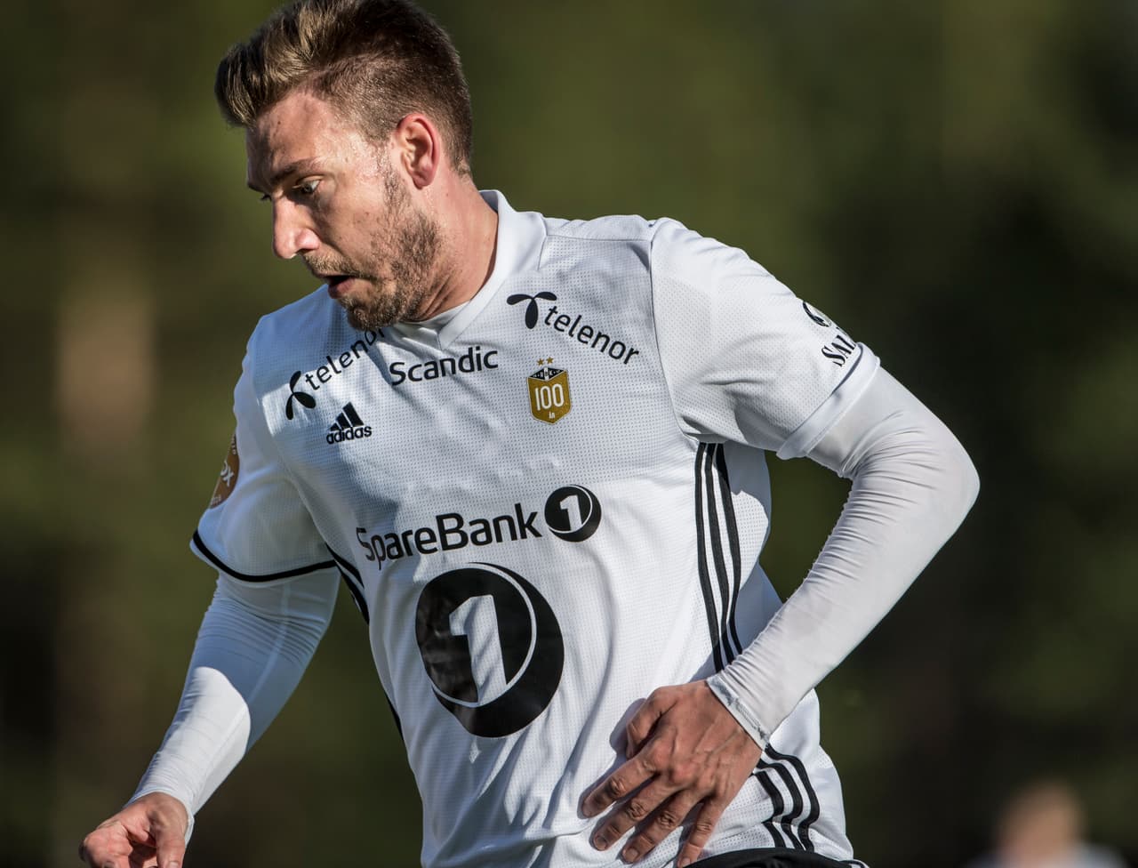 El popular Nicklas Bendtner, actualmente en el Rosenborg, iría al fútbol suizo con el F.C. Zurich.
