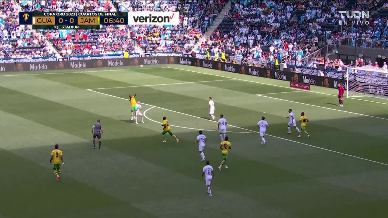 ¡TIRO ATAJADO! disparo por Rubio Rubín.