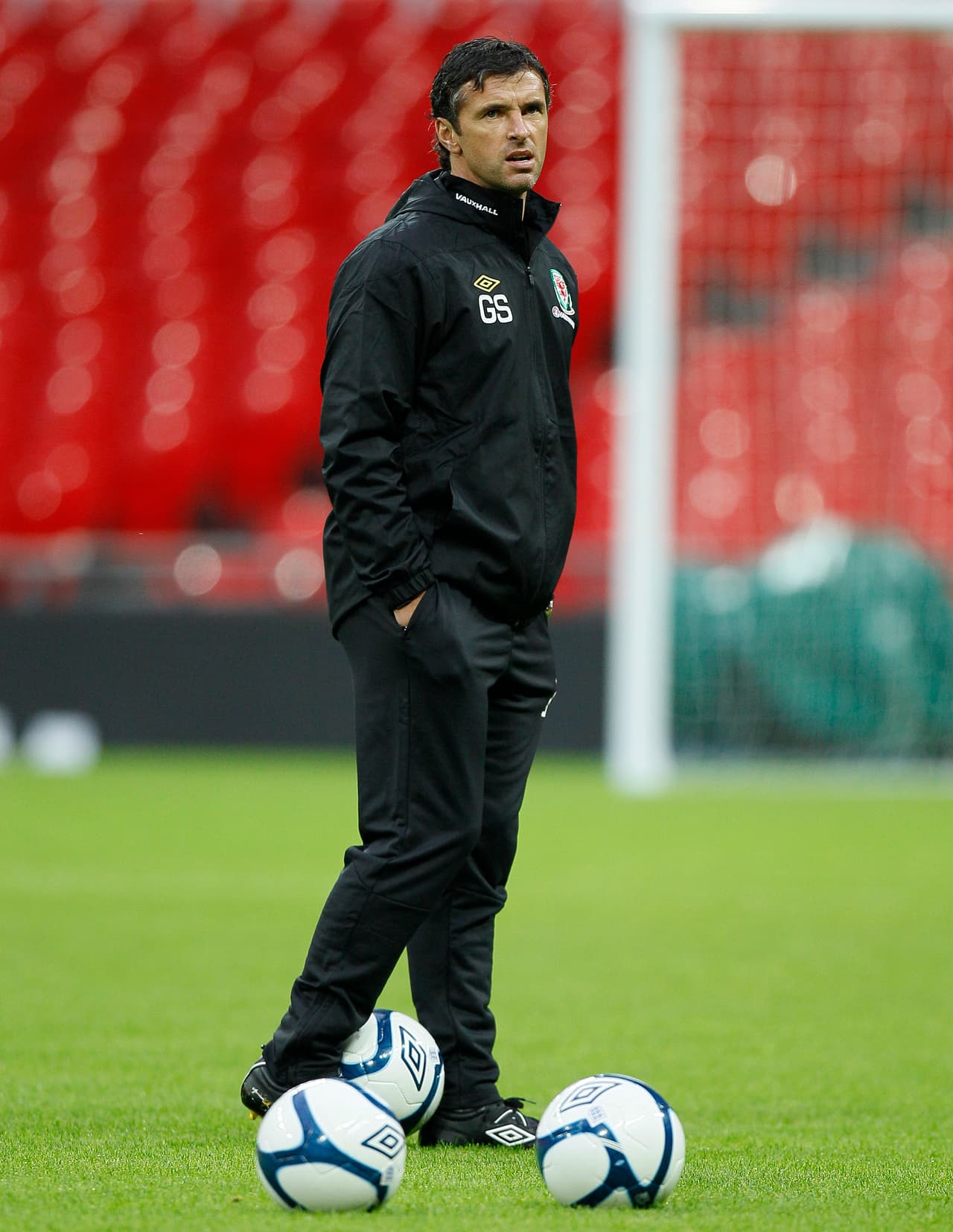 El suicidio del entonces seleccionador de Galés conmovió a su país. Se ahorcó en su casa con menos de un año en el cargo.