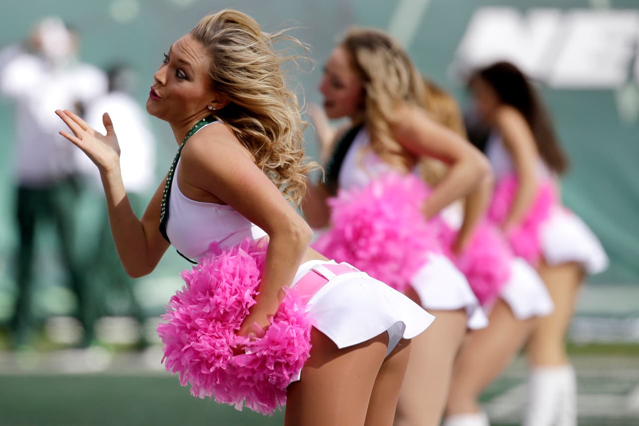 Adiós a la Semana 6, acción, pasión, entrega y... ¡bellezas! Checa lo más sexy de las cheerleaders.