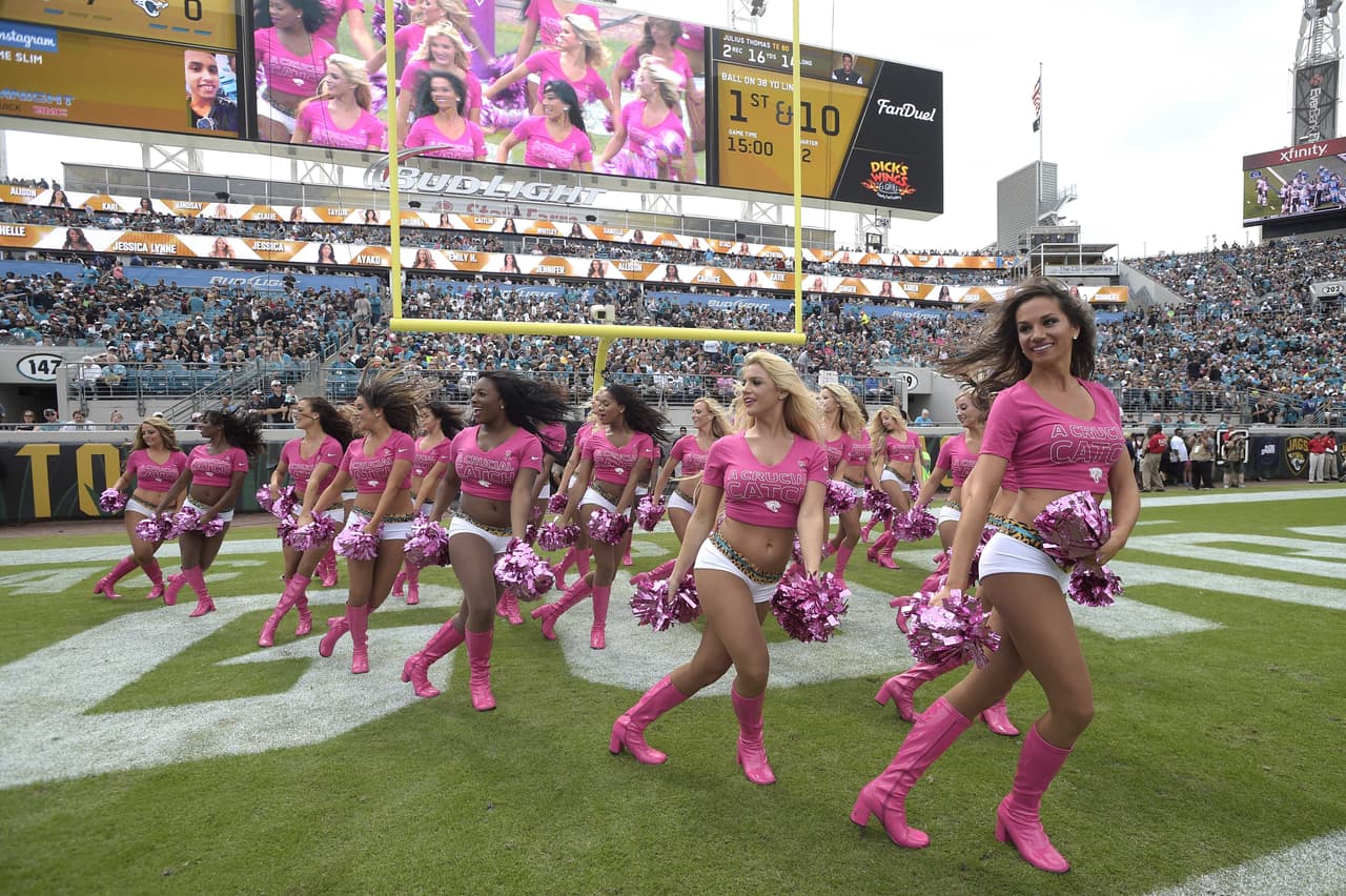 Adiós a la Semana 6, acción, pasión, entrega y... ¡bellezas! Checa lo más sexy de las cheerleaders.