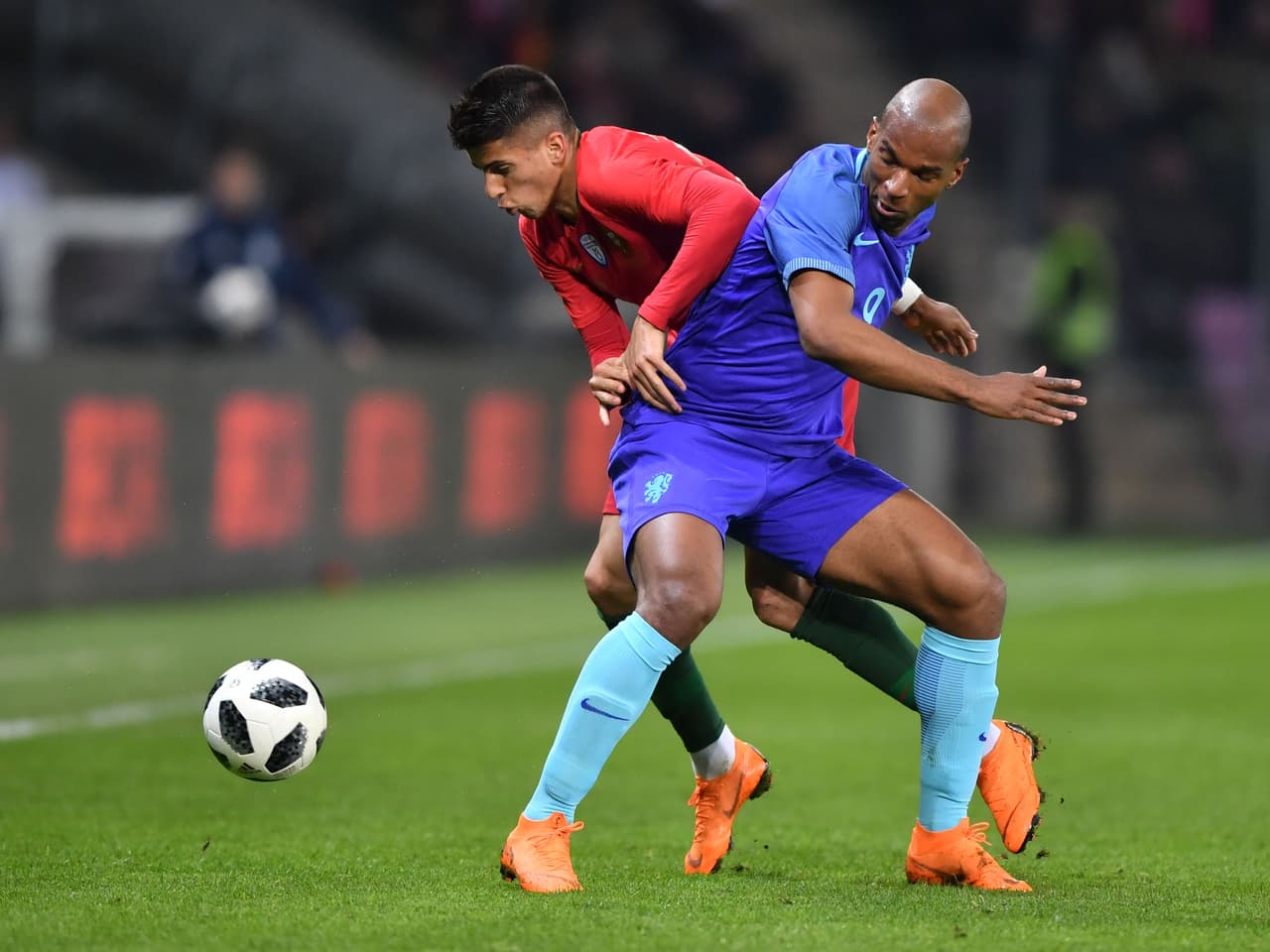 A pesar del favoritisimo de los lusos, actuales campeones de Europa, Holanda fue quien impuso condiciones en el campo suizo.