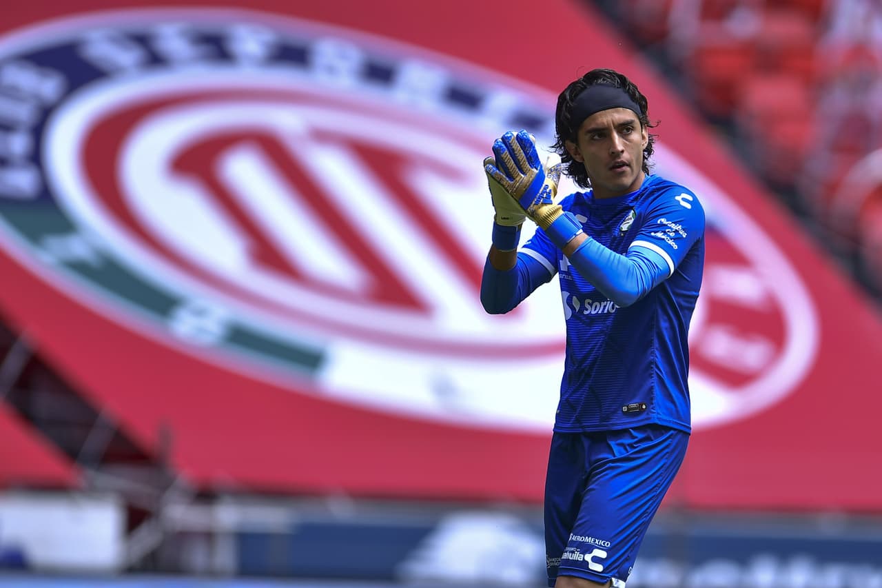 Gael Sandoval y Octavio Rivero se encargaron de darle la victoria a su equipo en el infierno; los de casa anotaron un tanto al minuto 92. Santos vence a Toluca en la Jornada 11 del Torneo Guard1anes de la Liga MX.