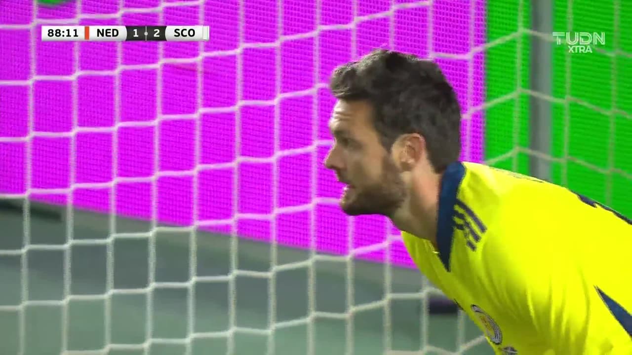 ¡GOL!  anota para Holanda. Memphis Depay