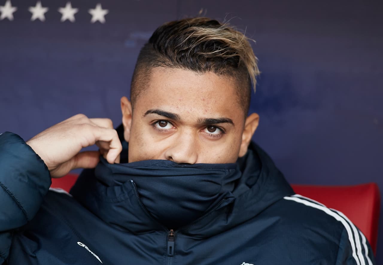 Además le dieron el '7' de Cristiano Ronaldo, lo que pudo haberle pesado aún más. El equipo buscaría una nueva salida y el fútbol francés vuelve a ser una opción para él en caso de que se mejore de sus cosntantes lesiones.