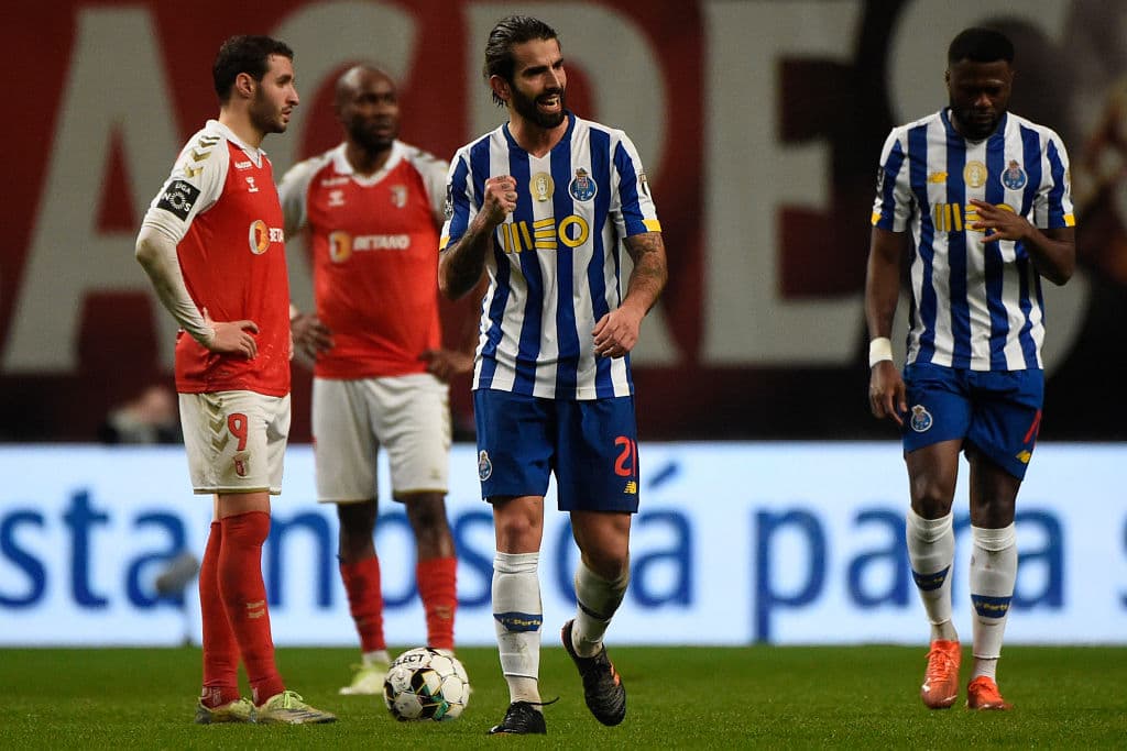 Hasta el minuto 86, Porto controlaba el partido con un marcador de 0-2 a favor, pero los jugadores del Sporting Braga no bajaron los brazos y con goles de Fransérgio (87') y Nicolás Gaitán (90+4'), Sporting Braga consigue un milagroso empate y dividen los puntos.