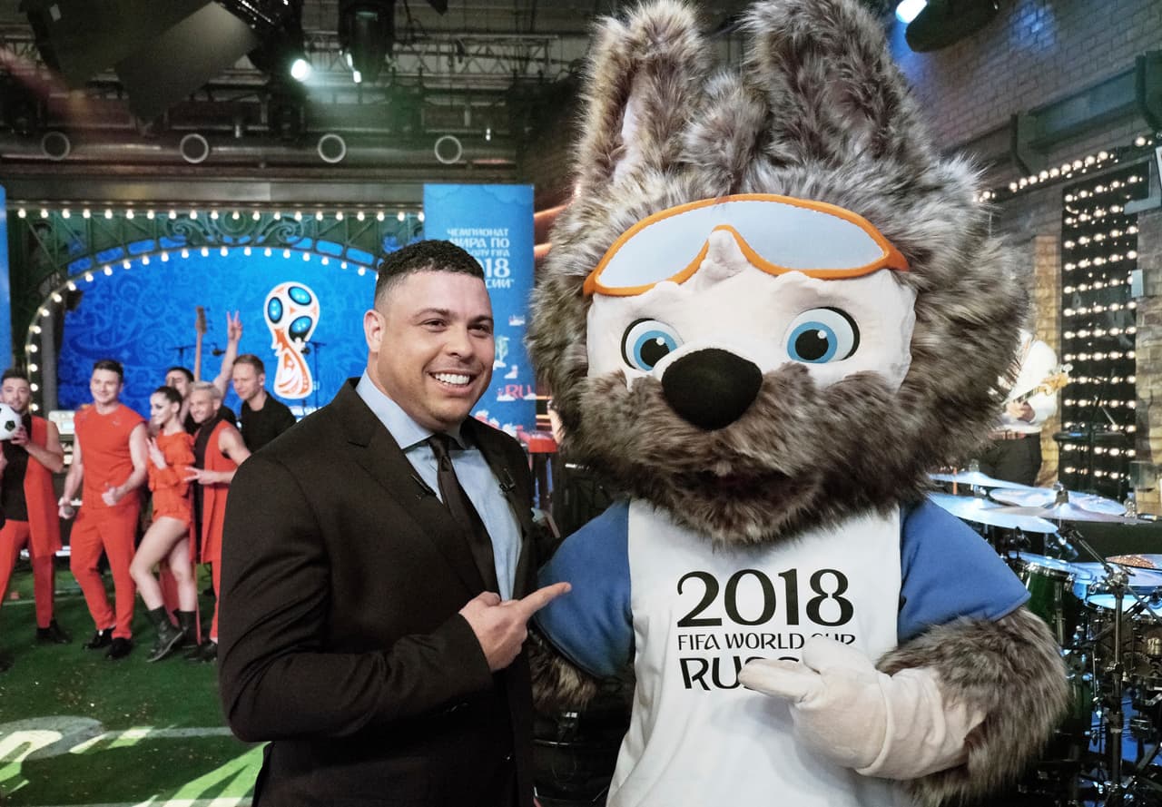 Zabivaka significa "pequeño goleador" y la nueva mascota demostró su carisma y personalidad durante su presentación el pasado viernes 21 de octubre por parte de la Fifa.