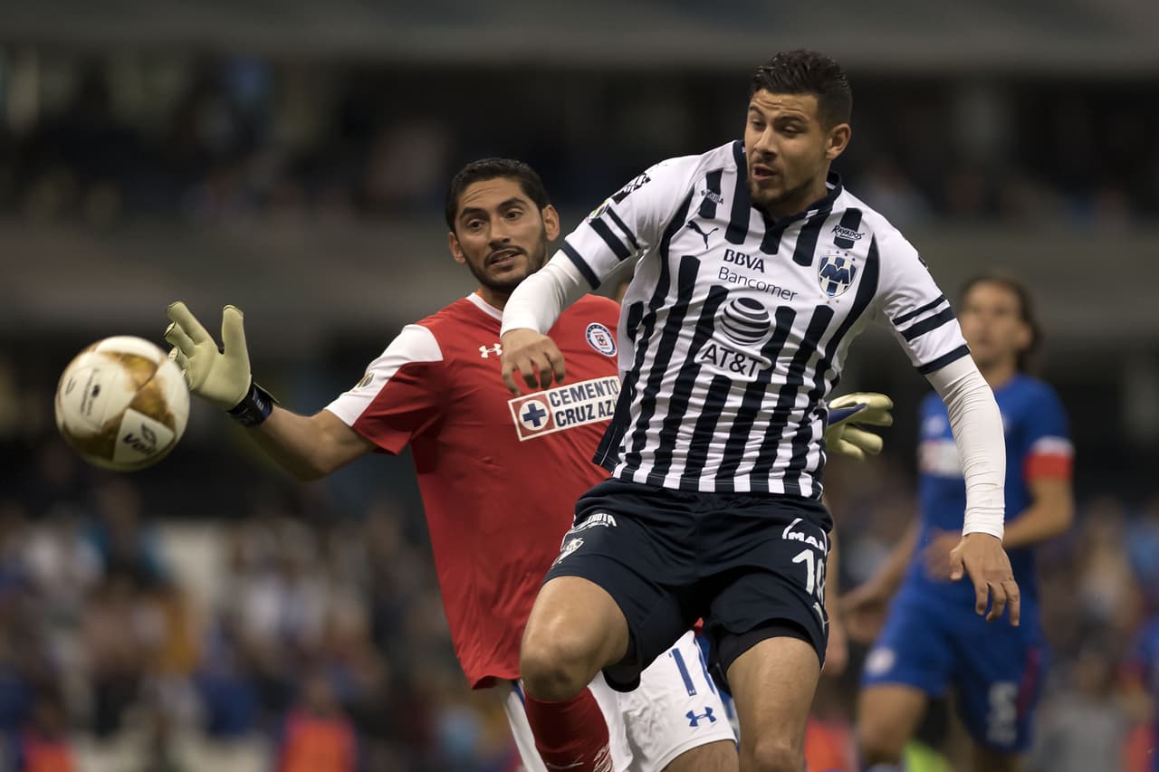 <b>Guillermo Madrigal: (SC). </b>Buscó con sus argumentos, estuvo alerta de una pelota aérea pero el juego fue muy difícil para él por las circunstancias.