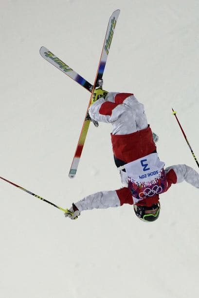 Y en la última resolución del día, 'doblete' en la prueba de baches de esquí estilo libre (o "freestyle") gracias a las hermanas Justine y Chloe Dufour-Lapointe (en la foto).