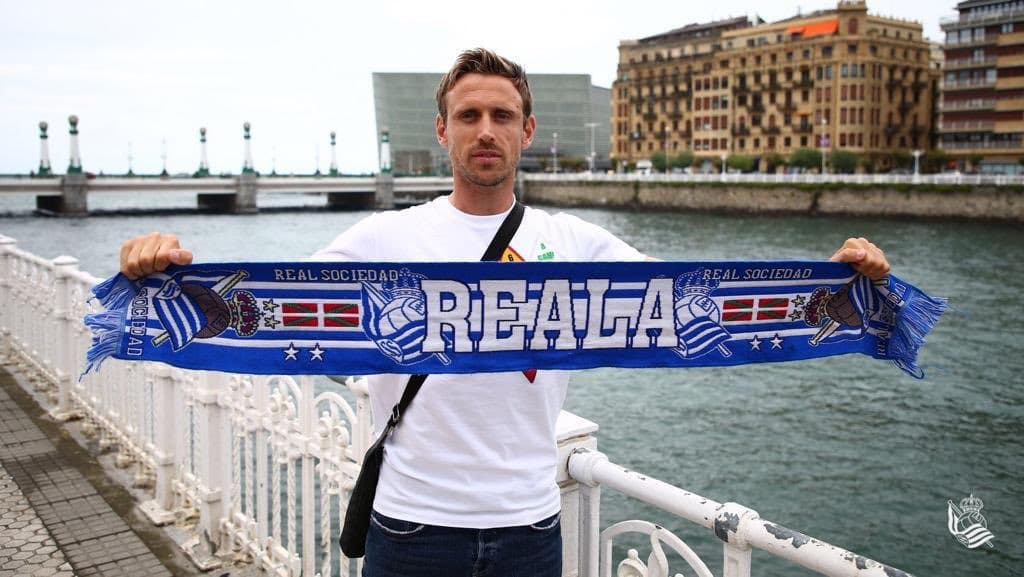 Nacho Monreal es presentado ante La Real Sociedad.