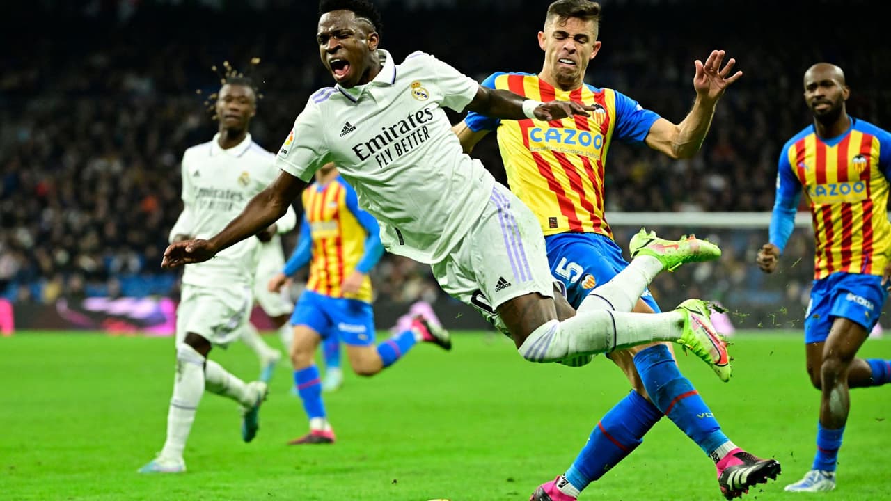 Gabriel Paulista rompe el silencio y se disculpa por patada a Vinicius 