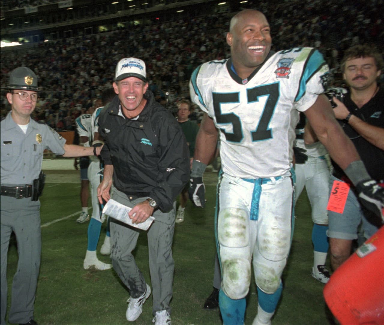 • Carolina Panthers perdió 9 partidos en su primera temporada en la NFL. Dom Capers era el coach en 1996.