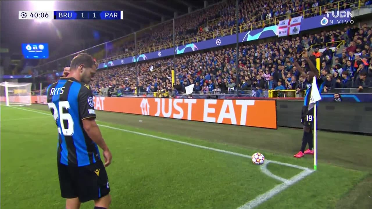 ¡TIRO ATAJADO! disparo por Hans Vanaken.