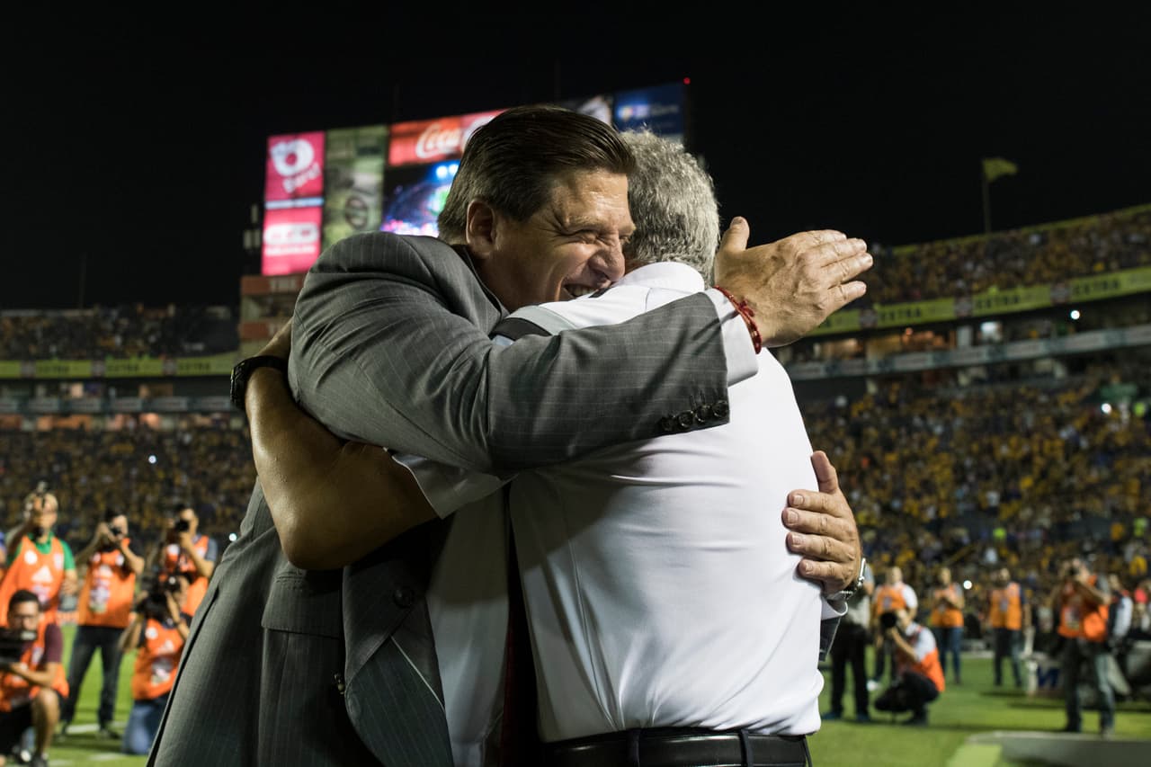 Aunque esa discusión se cerró con un abrazo, las declaraciones de parte y parte fueron demasiado fuertes, incluso insultantes por el tono.