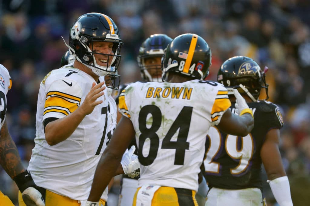 Los Pittsburgh Steelers están oficialmente encendidos al ganar su cuarto partido consecutivo, esta vez en el M&T Bank Stadium al vencer 23-16 a los alicaídos Baltimore Ravens.