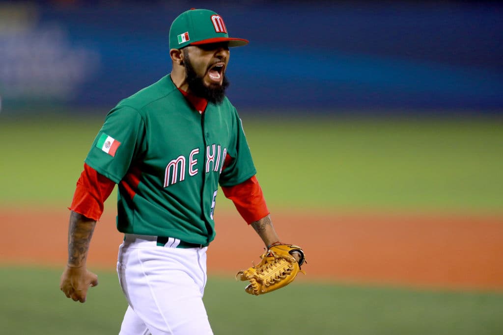 Romo ha tenido también varias actuaciones con la Selección Mexicana de Béisbol en diferentes eventos, principalmente en el Clásico Mundial de Béisbol.