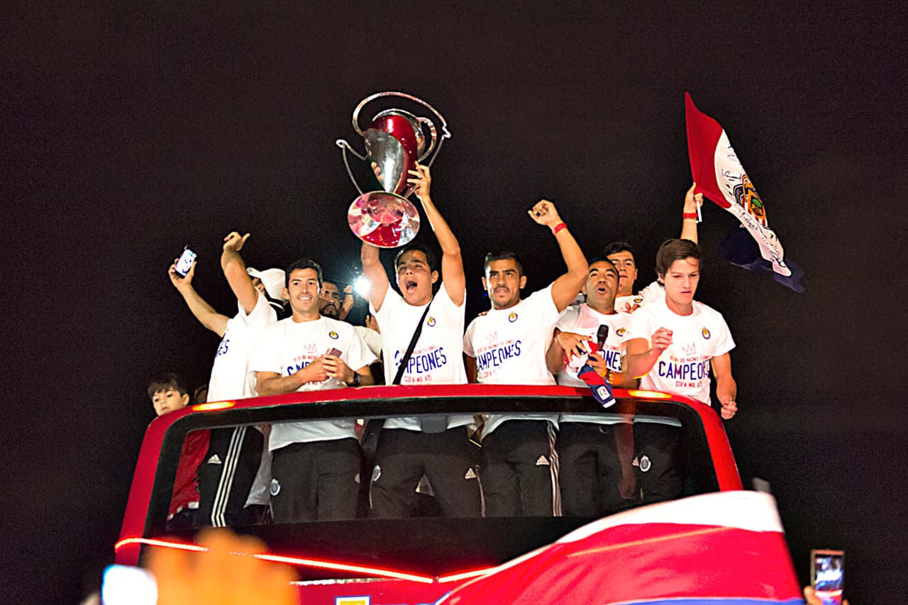 Chivas festejó con su afición la obtención de la Copa MX