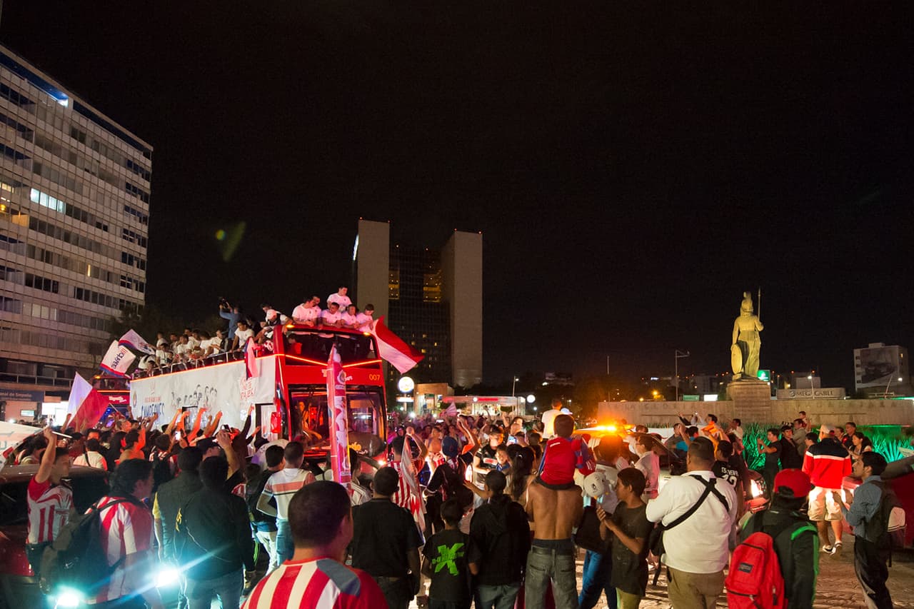 Chivas festejó con su afición la obtención de la Copa MX