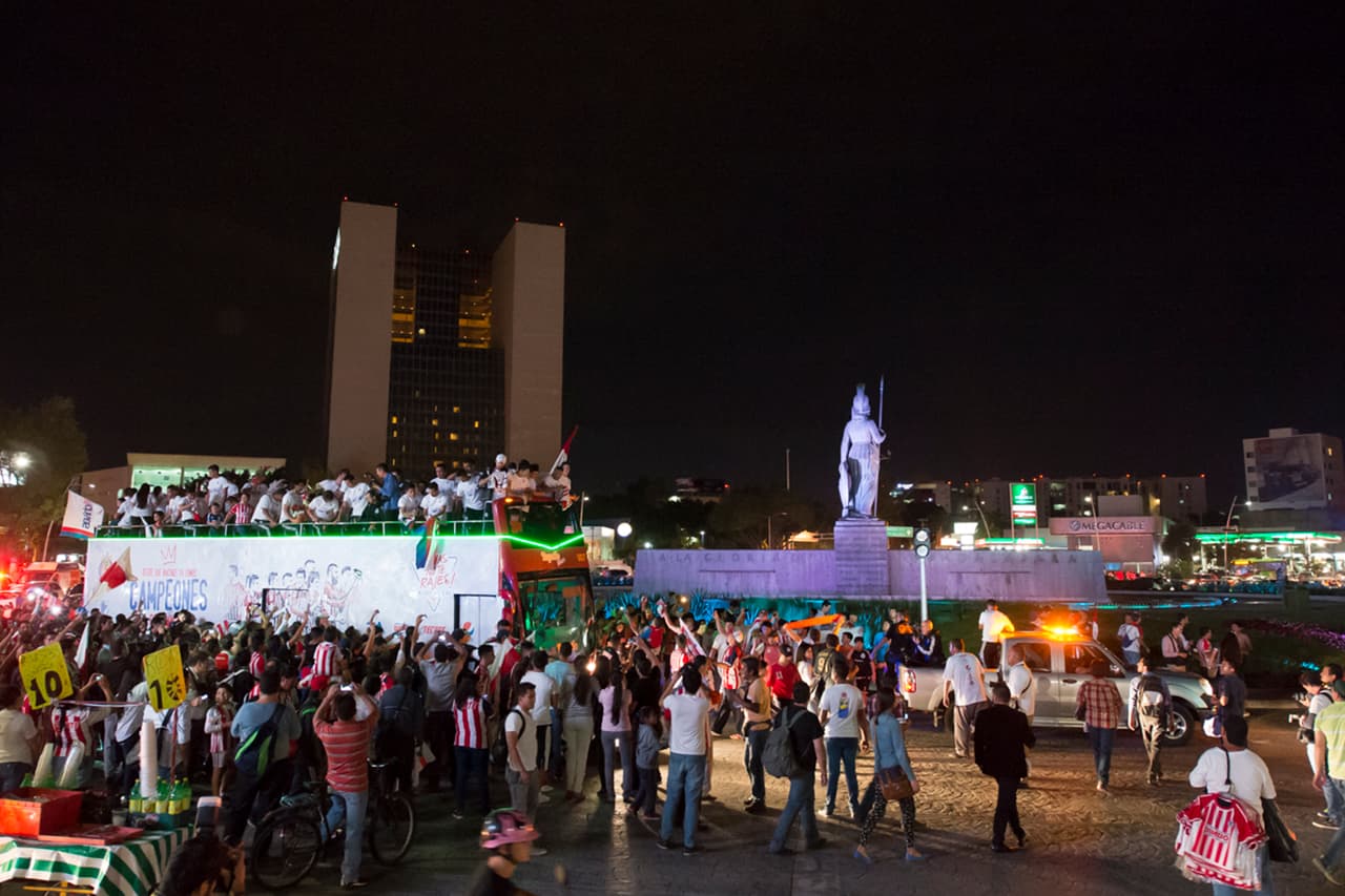 Chivas festejó con su afición la obtención de la Copa MX