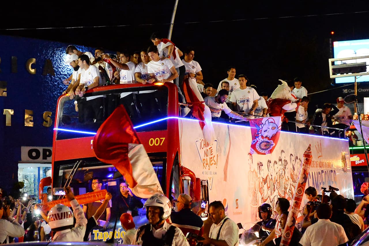 Chivas festejó con su afición la obtención de la Copa MX