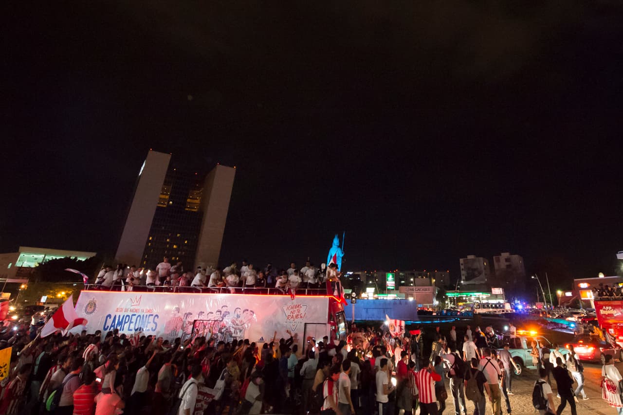 Chivas festejó con su afición la obtención de la Copa MX